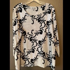 XL stretchy top, scroll design, textured, 3/4 sleeve blouse